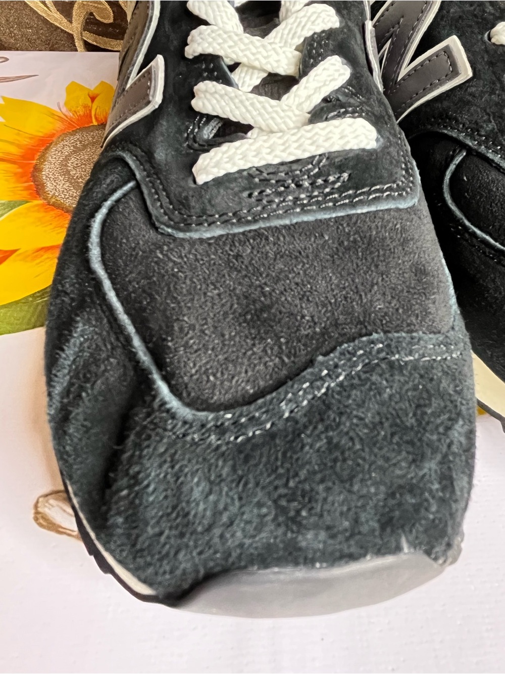Men’s New Balance 574 Classic Black & White Running Sneakers - US M11 - Picture 5 of 15